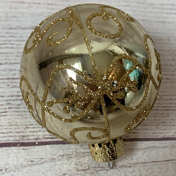Christmas Ornament Bulbs Plastic Set of 6 Silver and Gold - Picture 10 of 10
